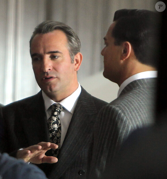 Leonardo DiCaprio et Jean Dujardin sur le tournage de The Wolf of Wall Street à New York le 27 novembre 2012.