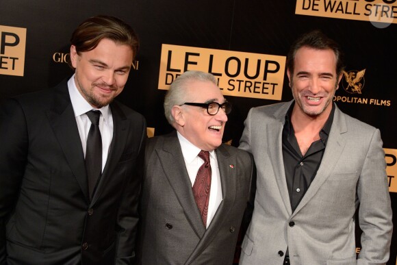 Leonardo DiCaprio, Martin Scorsese et Jean Dujardin à la première mondiale du film Le loup de Wall Street au cinéma Gaumont Opéra Capucines à Paris, le 9 décembre 2013.