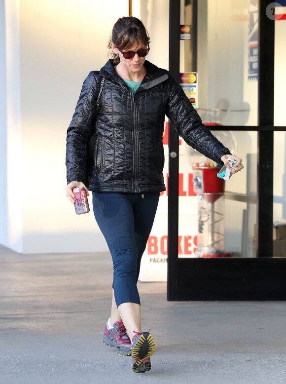 Jennifer Garner récupère sa fille Seraphina après son cours de danse a Pacific Palisades, le 13 decembre 2013.