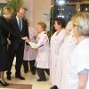 Le prince Albert II de Monaco et la princesse Charlene de Monaco distribuaient dans l'après-midi du 17 décembre 2013 des colis de Noël aux pensionnaires du Centre de gérontologie clinique Rainier III.