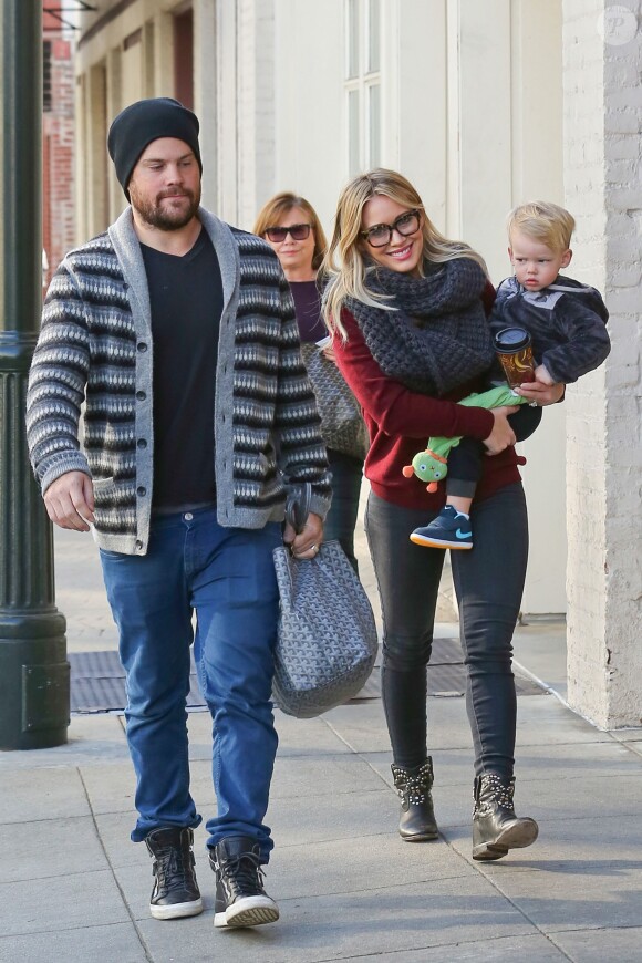 Hilary Duff en famille dans les rues de LA en décembre 2013