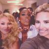 Demi Lovato avec Kelly Rowland et Paulina Rubio dans les coulisses de l'émission X Factor 2013.