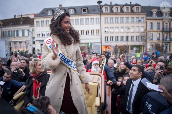 Miss France 2014, Flora Coquerel à Chartres, le 18 décembre 2013.