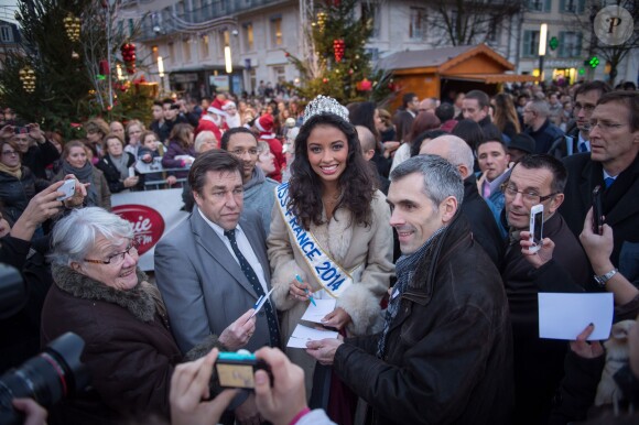 Miss France 2014, Flora Coquerel a été reçue comme une reine à Chartres, le 18 décembre 2013.