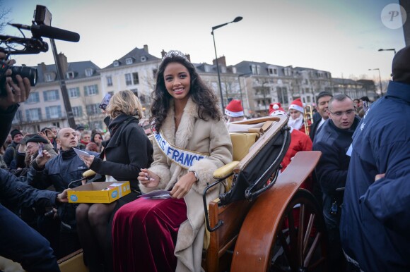 Miss France 2014, Flora Coquerel a été reçue comme une reine à Chartres, le 18 décembre 2013.