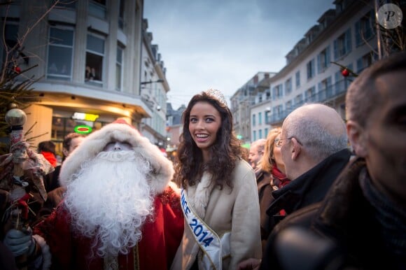 Miss France 2014, Flora Coquerel a été reçue comme une reine à Chartres, le 18 décembre 2013.