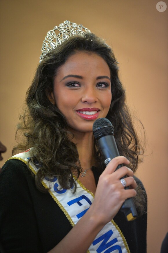 Miss France 2014, Flora Coquerel a fait un retour triomphal à Morancez, son village, le 18 décembre 2013.