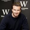 David Beckham en pleine séance de dédicaces pour son livre éponyme à la librarie Waterstones, dans le quartier de Piccadilly. Londres, le 19 décembre 2013.