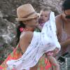 Exclusif - L'actrice Jenna Dewan sur la plage avec sa fille Everly a Puerto Rico, le 15 decembre 2013, pendant que son mari Channing Tatum tourne le film "22 Jump Street".  Exclusive - Please hide children's face prior to the publication - For Germany call for price - Actress Jenna Dewan spends some quality time at the beach with her daughter Everly in Puerto Rico while her husband Channing Tatum is hard at work filming '22 Jump Street' on December 15, 2013.15/12/2013 - Puerto Rico