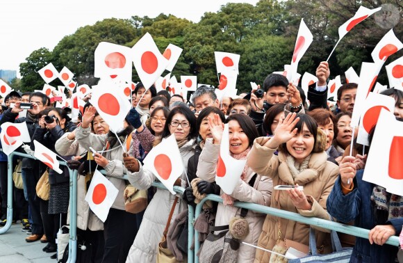 La foule venue nombreuse pour célébrer le 80e anniversaire de l'empereur, à Tokyo le 23 décembre 2013.