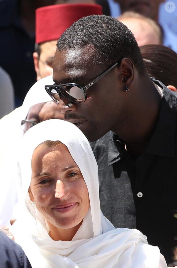 Sandrine Diouf et Omar Sy, aux obsèques de Mouss Diouf, le 9 juillet 2012, à Auriol.