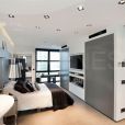L'une des chambres de la villa à 3 millions d'euros louée par La Grosse Équipe pour le tournage d'Allô Nabilla, émission de télé-réalité de Nabilla Benattia, prochainement sur NRJ12
