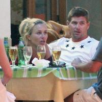 Steven Gerrard et sa belle Alex au tribunal pour une affaire de bagarre