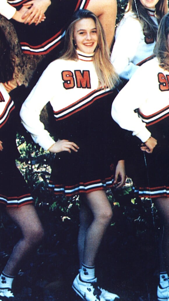 Alicia Silverstone en 1991, en pom-pom girl pour son lycée de San Mateo High School : elle avait 15 ans