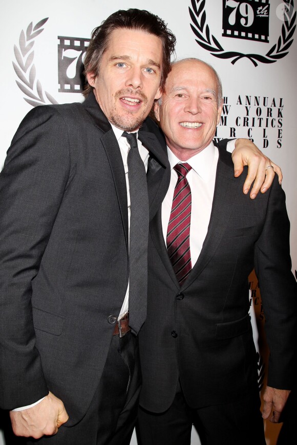 Ethan Hawke et Frank Marshall lors des New York Film Critics Circle Awards 2014 à New York le 6 janvier 2014.