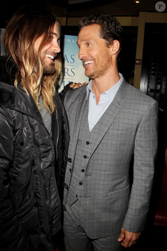 Jared Leto et Matthew McConaughey lors d'un dîner spécial en hommage à Dallas Buyers Club au Monkey Bar de New York le 6 janvier 2014.