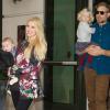 Jessica Simpson accompagnée de son amoureux Eric Johnson, ainsi que leurs enfants Ace et Maxwell, quittent l'hôtel Crosby à New York, le 6 décembre 2013