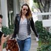 Olivia Wilde (enceinte) va faire du shopping a Los Angeles, le 7 janvier 2014.