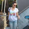 Olivia Wilde (enceinte) sort de chez une amie à Los Angeles, le 6 janvier 2014.