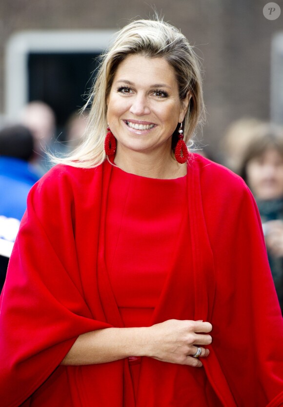La reine Maxima des Pays-Bas dans une école de Haarlem le 8 janvier 2014 pour le lancement de l'action ''Un enfant, un instrument'' soutenue notamment par le programme ''Les enfants font de la musique'' du Fonds Orange.