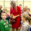 La reine Maxima des Pays-Bas dans une école primaire de Haarlem le 8 janvier 2014 pour le lancement de l'initiative ''Un enfant, un instrument'' soutenue notamment par le programme ''Les enfants font de la musique'' du Fonds Orange.