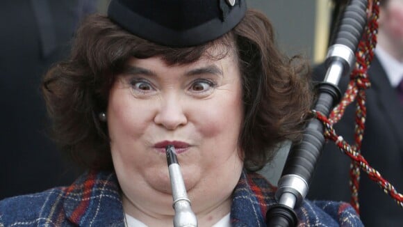 Susan Boyle, ambassadrice comique : La cornemuse lui va comme un gant !