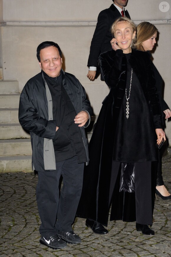 Azzedine Alaïa et Carla Sozzani arrivent à la Chambre de Commerce et d'Industrie pour le défilé Atelier Versace printemps-été 2014. Paris, le 19 janvier 2014.