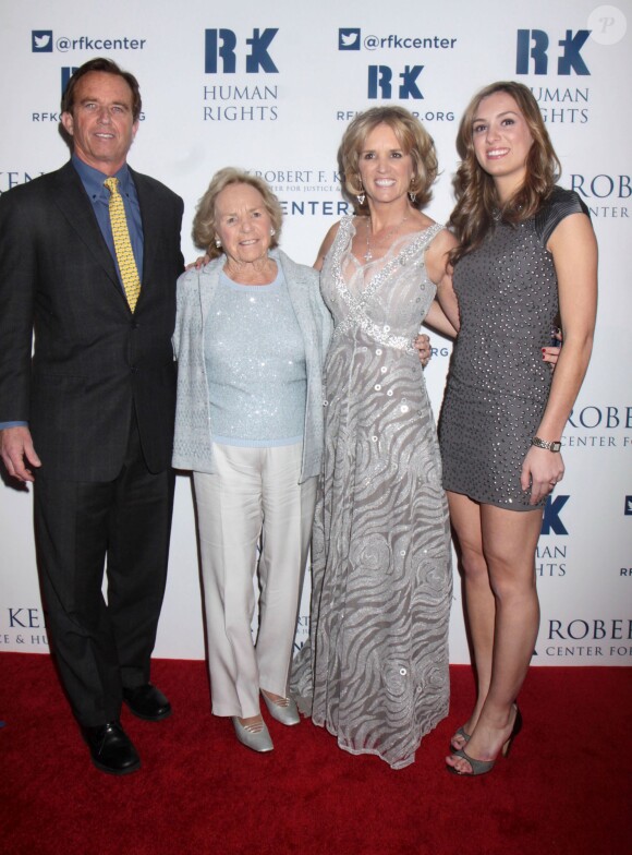 Robert F. Kennedy Jr. avec Ethel, Kerry et Kyle Kennedy lors du gala "Ripple of Hope Awards" à l'hôtel Hilton de New York, le 11 décembre 2013.