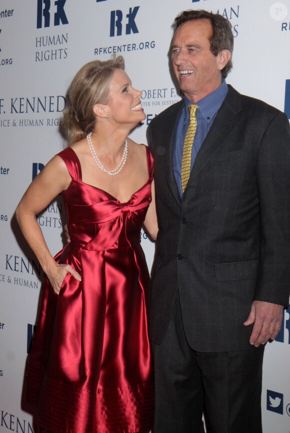 Robert F. Kennedy Jr. et sa compagne Cheryl Hines lors de la soirée de bienfaisance "Ripple of Hope Awards" à New York, le 11 décembre 2013.