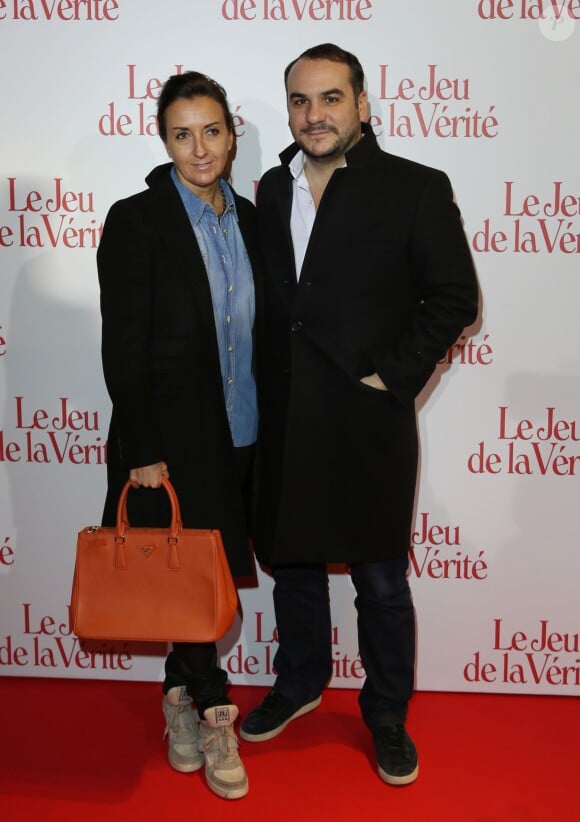 François-Xavier Demaison et sa femme Emmanuelle -lors de l'avant-première du Jeu de la vérité au Gaumont Opéra Capucines à Paris le 20 janvier 2014