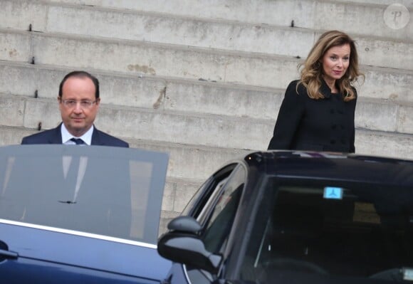 François Hollande et Valérie Trierweiler lors des obsèques de Patrice Chéreau en l'église Saint-Sulpice à Paris le 16 octobre 2013
