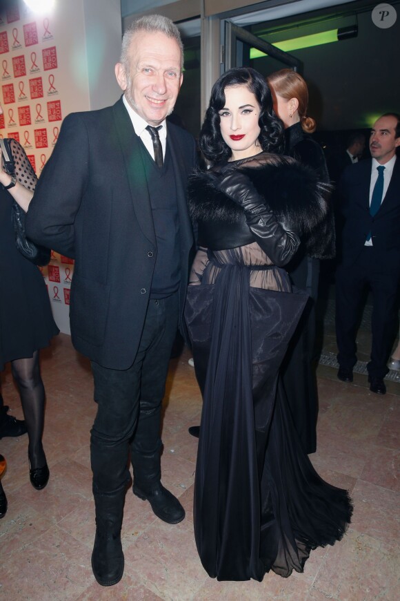 Jean-Paul Gaultier et Dita Von Teese lors du Dîner de la mode pour le Sidaction au Pavillon d'Armenonville à Paris, le 23 janvier 2014.