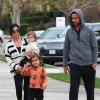 Kourtney Kardashian, Scott Disick et leurs enfants Mason et Penelope se rendent au restaurant Sugarfish à Calabasas. Le 26 janvier 2014.