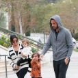 Kourtney Kardashian, Scott Disick et leurs enfants Mason et Penelope se rendent au restaurant Sugarfish à Calabasas. Le 26 janvier 2014.