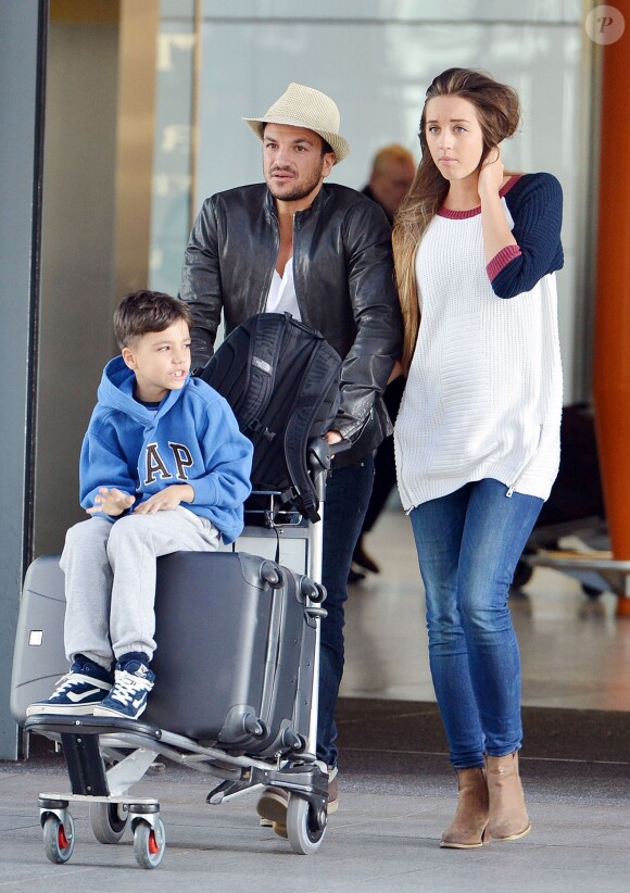 Peter Andre avec sa compagne Emily MacDonagh et les enfants du chanteur Junior et Princess à Londres, le 3 novembre 2013.