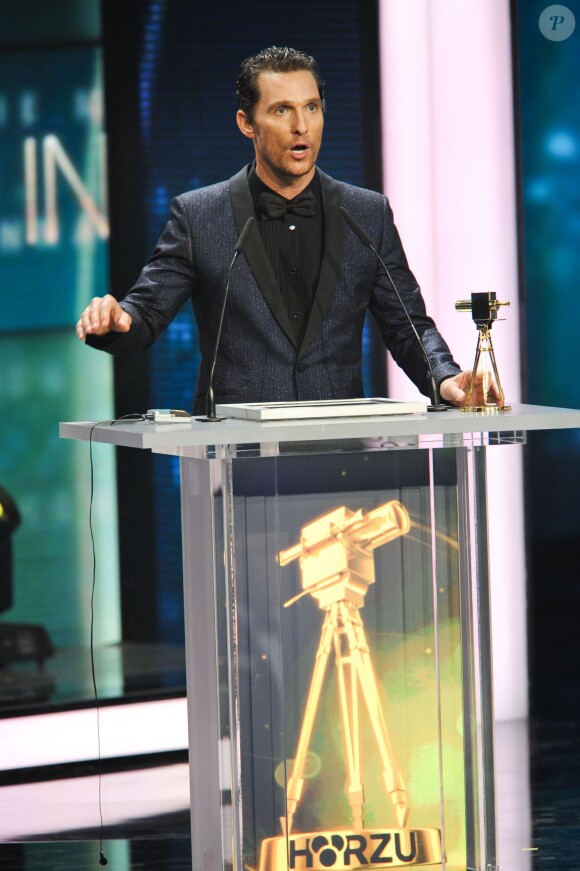 Matthew McConaughey honoré lors de la 49e cérémonie des Golden Camera Awards à Berlin, le 1er février 2014.