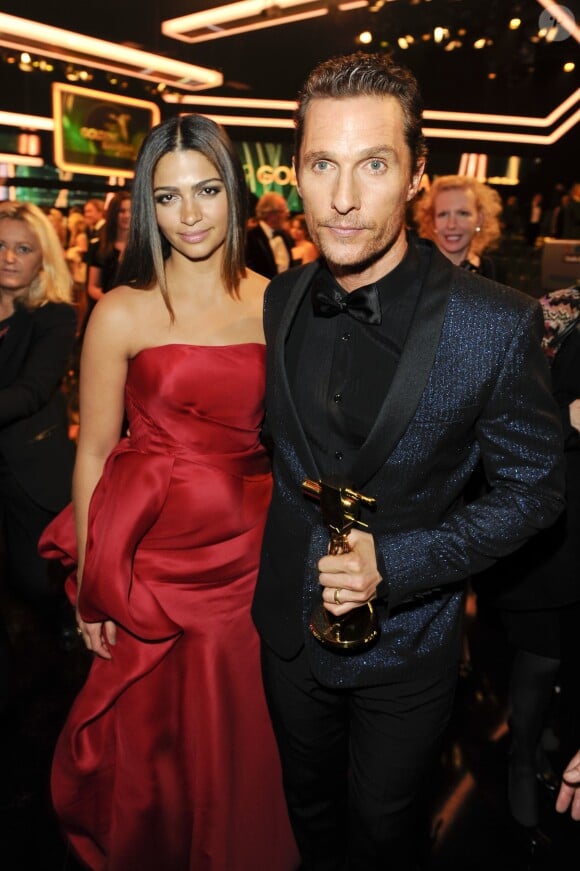 Camila Alves et son mari Matthew McConaughey lors de la 49e cérémonie des Golden Camera Awards à Berlin, le 1er février 2014.
