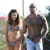 Kelly Brook et son petit ami David McIntosh profitent d'une journée ensoleillée à Miami, le 2 février 2014.