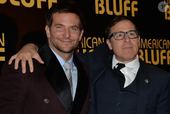 Bradley Cooper, David O. Russell lors de la première du film American Bluff à l'UGC Normandie, Paris, le 3 février 2014.