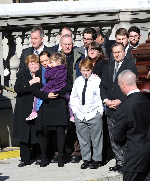 Mimi O'Donnell, la compagne Philip Seymour Hoffman et ses enfants Willa Hoffman, Tallulah Hoffman, Cooper Hoffman lors des obsèques de l'acteur Philip Seymour Hoffman en l’église St. Ignatius de Loyola à New York, le 7 février 2014.