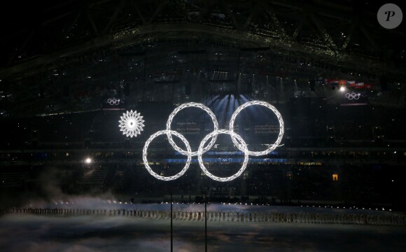 Petit loupé du côté des anneaux olympiques - Cérémonie d'ouverture des Jeux Olympiques de Stochi, le 7 février 2014.