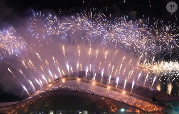 Feux d'artifice lors de la cérémonie d'ouverture des XXIIème jeux olympiques d'hiver à Sotchi en Russie le 7 février 2014.  ITAR-TASS: SOCHI, RUSSIA. FEBRUARY 7, 2014. Fireworks go off over the Fisht Olympic Stadium during the opening ceremony of the Sochi 2014 Olympic Games. (Photo ITAR-TASS/ Artyom Korotayev)08/02/2014 - Sotchi