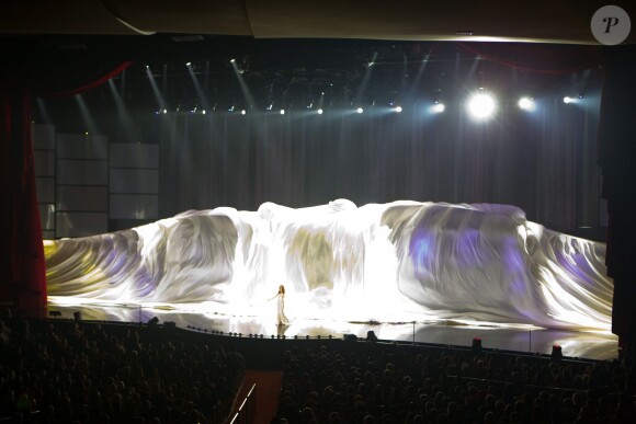 Céline Dion sur la scène du Colosseum du Caesars Palace à Las Vegas, lors de son retour pour une seconde résidence permanente, le 15 mars 2011.