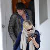 Sean Penn et sa compagne Charlize Theron quittent un salon de manucure à West Hollywood, le 7 février 2014.