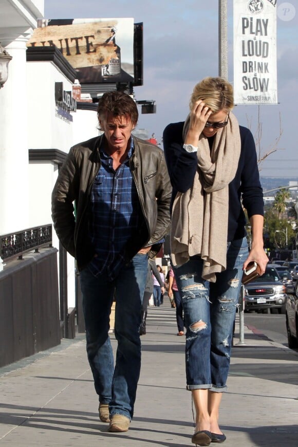 Charlize Theron et Sean Penn à West Hollywood le 7 février 2014.