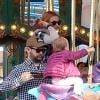 Jack Osbourne et sa femme Lisa s'éclatent à Disneyland avec leur fille Pearl à Anaheim, Los Angeles, le 9 février 2014.