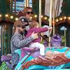 Jack Osbourne et sa femme Lisa s'éclatent à Disneyland avec leur fille Pearl à Anaheim, Los Angeles, le 9 février 2014.