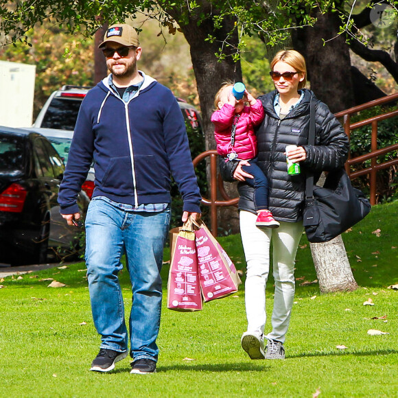 Jack Osbourne , sa femme Lisa Stelly et leur fille Pearl à Beverly Hills, Los Angeles, le 2 février 2014.