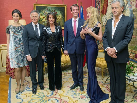 L'ambassadeur de France à Copenhague François Zimeray et sa compagne recevant la princesse Marie et le prince Joachim de Danemark ainsi qu'Arielle Dombasle et Bernard-Henri Lévy lors d'un dîner de gala à l'ambassade de France à Copenhague le 5 février 2014.