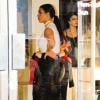 La chanteuse Ciara enceinte et Kim Kardashian font du shopping dans la boutique "Bel Bambini" à West Hollywood, le 12 février 2014.